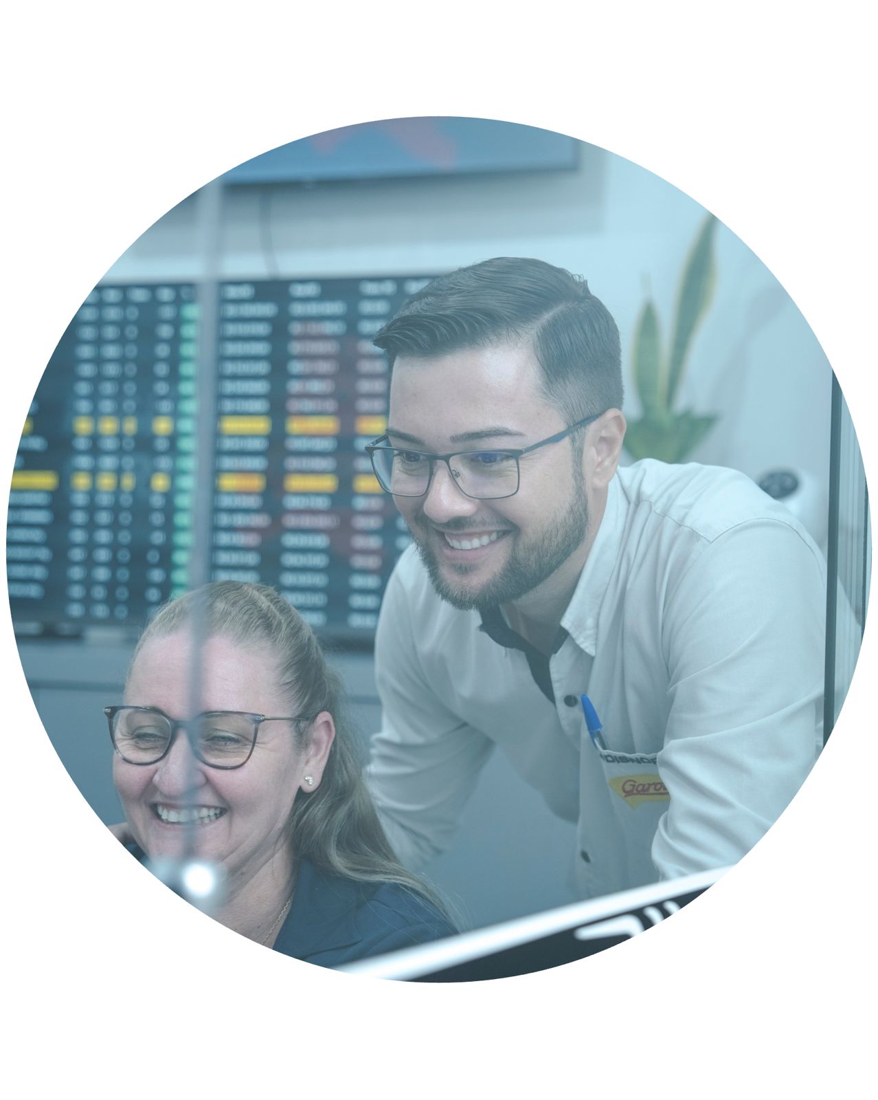 <h2>EQUIPE DE<br />
<strong>250 PESSOAS</strong><br />
<strong>DEDICADAS</strong></h2>
<p><strong>GERENTE BROKER:</strong> 01</p>
<p><strong>GERENTE COMERCIAL:</strong> 02<br />
<strong>SUPERVIDORES:</strong> 10<br />
<strong>COORDENADORES DE NEGÓCIOS:</strong>02</p>
<p><strong>COORDENADORES DE VENDAS: </strong>07</p>
<p><strong>TECNOLOGIA DA INFORMAÇÃO</strong>: 02</p>
<p><strong>ANALISTA DE PERFOMANCE:</strong> 02<br />
<strong>CONSULTORES DE VENDAS:</strong> 65<br />
<strong>PROMOTORES DE VENDAS:</strong> 30<br />
<strong>PROMOTORES CHECKOUTS</strong>: 08<br />
<strong>ANALISTA DE SISTEMA:</strong> 01<br />
<strong>FATURISTA:</strong> 03<br />
<strong>ANALISTA FINANCEIRO: </strong>02<br />
<strong>MERCHANDISING:</strong> 05<br />
<strong>ESTOQUISTA: </strong>07</p>
<p><strong>MOTORISTAS:</strong> 61</p>
<p><strong>COORDENADORES DE VENDAS: </strong>07</p>